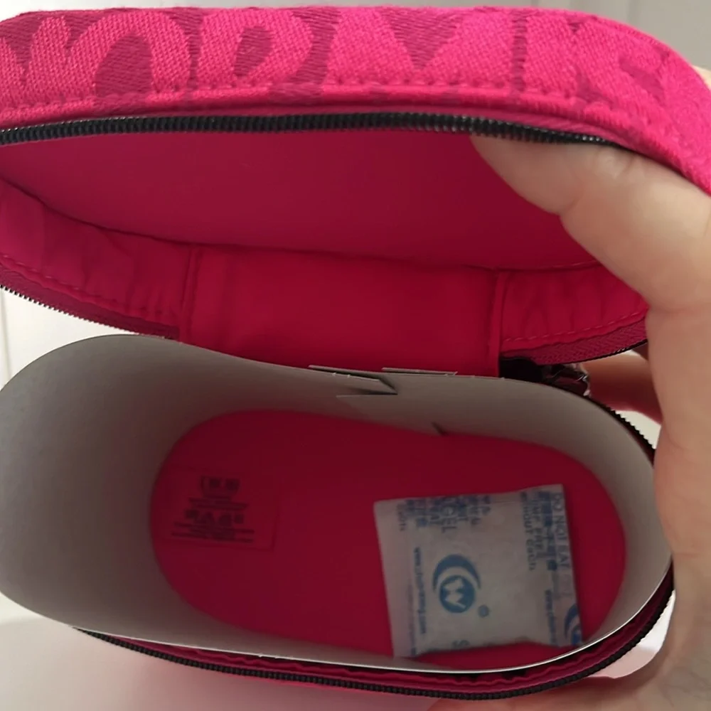 MISS DIOR HOT PINK ZIPPERED CASE-NWT - Picture 6 of 12